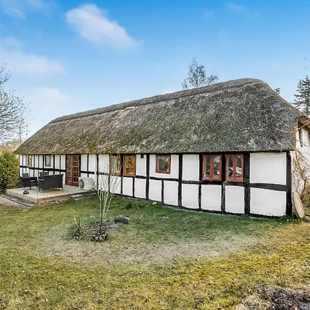 Сasa de vacaciones Gorgeous In With Kitchen